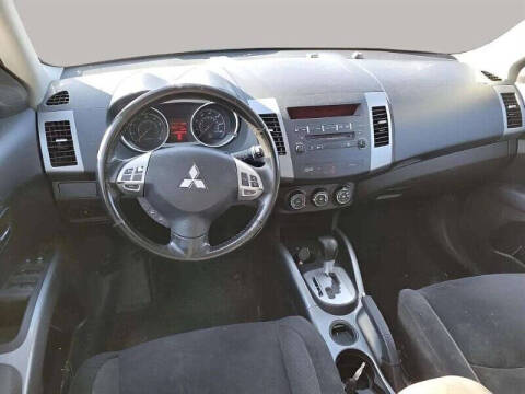 2012 Mitsubishi Outlander ES