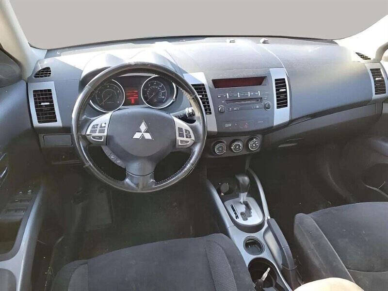 2012 Mitsubishi Outlander ES