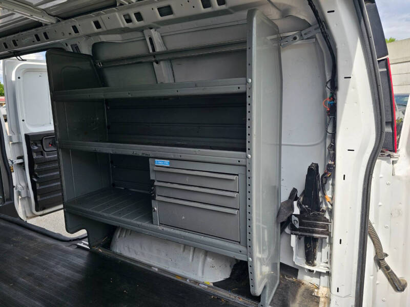 2022 Chevrolet Express 2500
