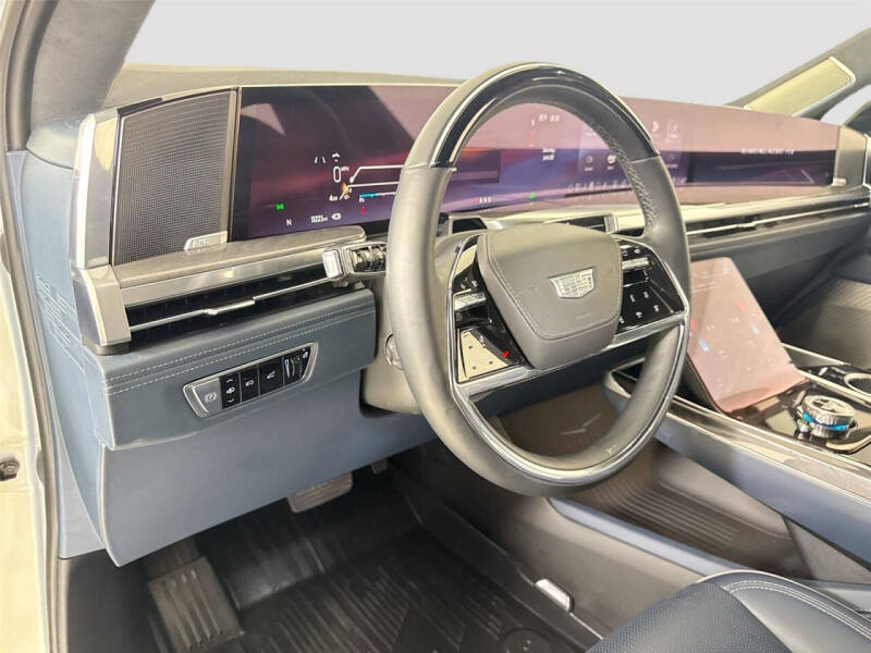 2025 Cadillac Escalade IQ Sport 2