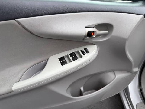 2012 Toyota Corolla LE