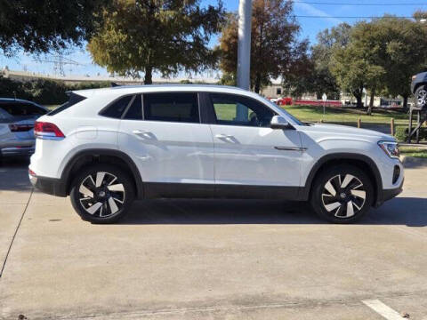 2025 Volkswagen Atlas Cross Sport SE 4Motion