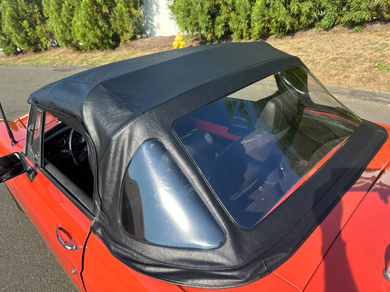 1977 MG B