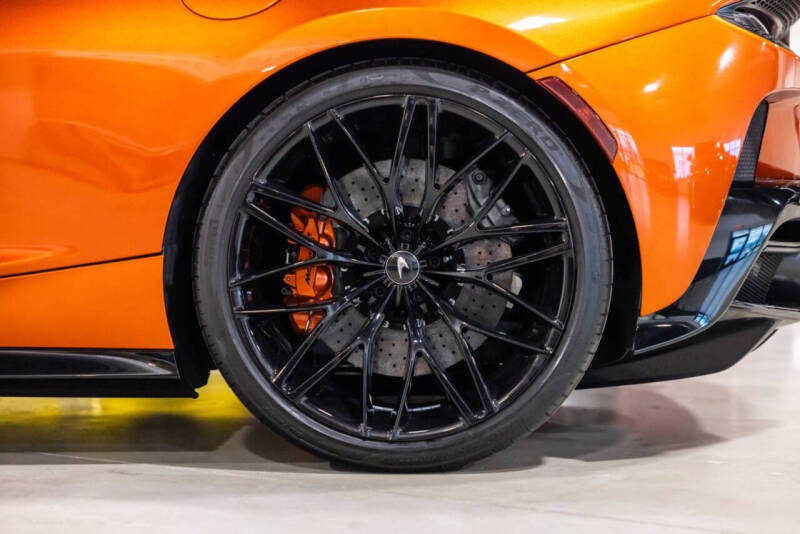 2023 McLaren GT