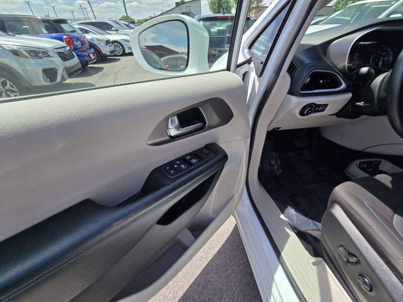 2021 Chrysler Pacifica Touring