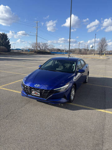 2022 Hyundai Elantra for sale at TOP YIN MOTORS in Mount Prospect IL