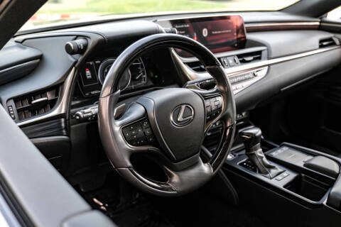 2020 Lexus ES 300h