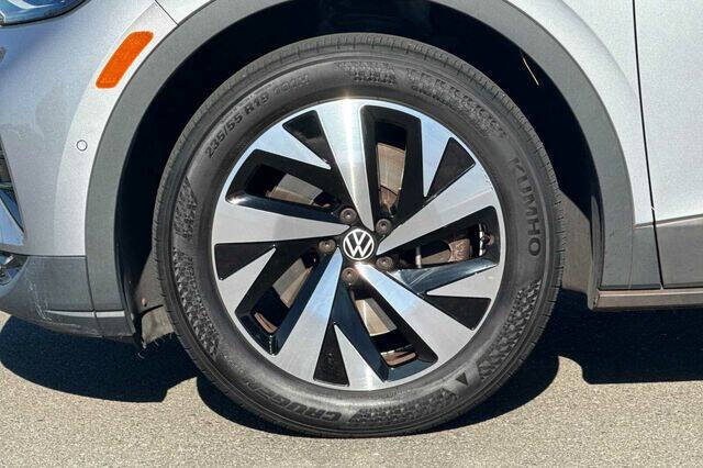 2023 Volkswagen ID.4 Pro