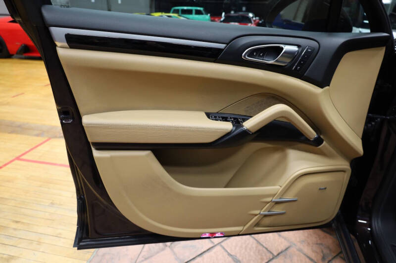 2014 Porsche Cayenne Platinum