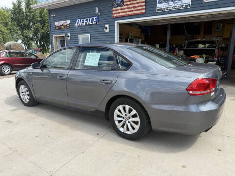 2014 Volkswagen Passat 1.8T Wolfsburg Edition PZEV