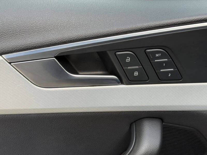 2017 Audi A4 2.0T quattro Premium Plus