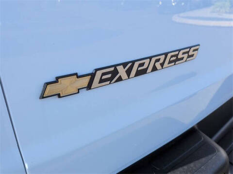 2025 Chevrolet Express 2500