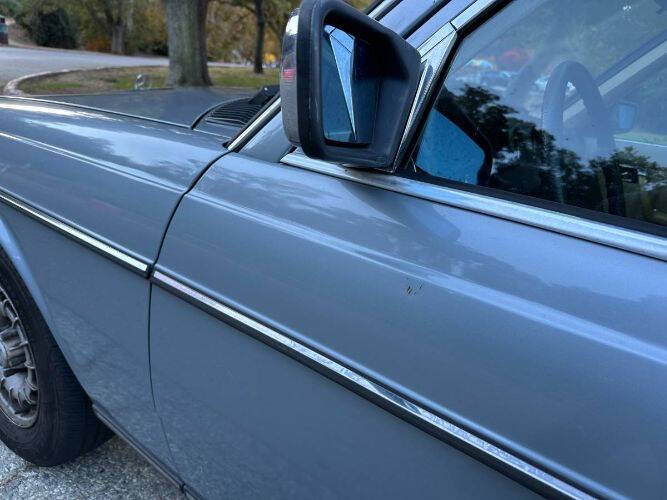 1983 Mercedes-Benz 300-Class