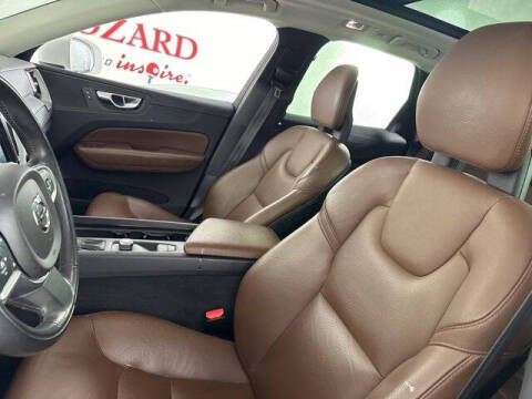 2018 Volvo XC60 T6 Momentum