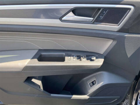 2022 Volkswagen Atlas Cross Sport V6 SEL R-Line 4Motion