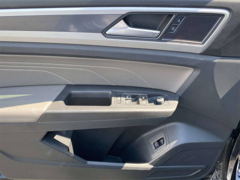 2022 Volkswagen Atlas Cross Sport V6 SEL R-Line 4Motion