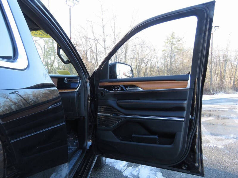 2022 Jeep Grand Wagoneer Series III