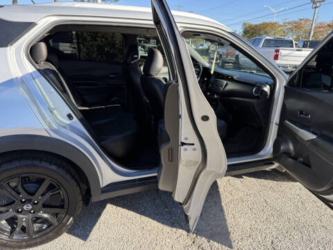 2020 Nissan Kicks SR