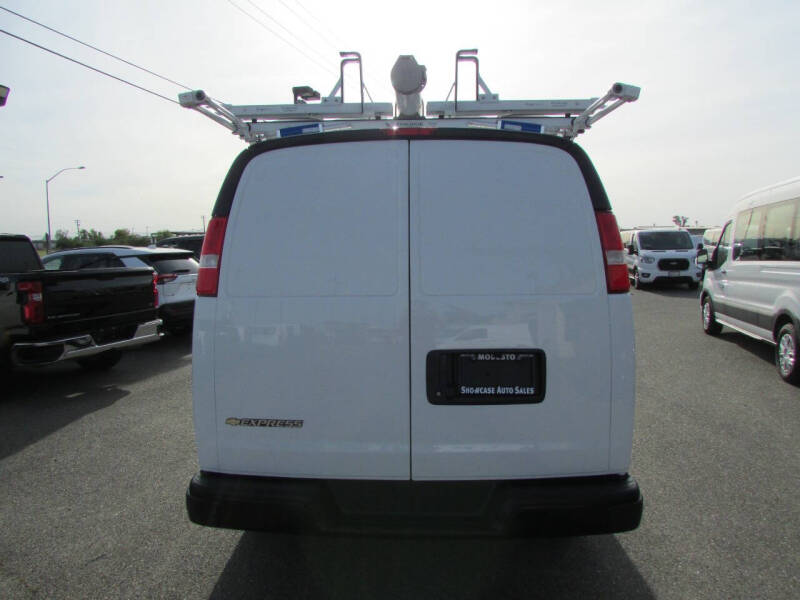 2025 Chevrolet Express 2500
