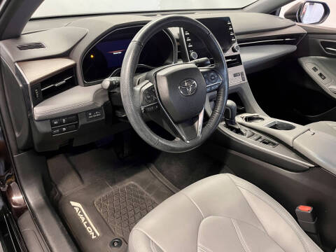 2019 Toyota Avalon XLE
