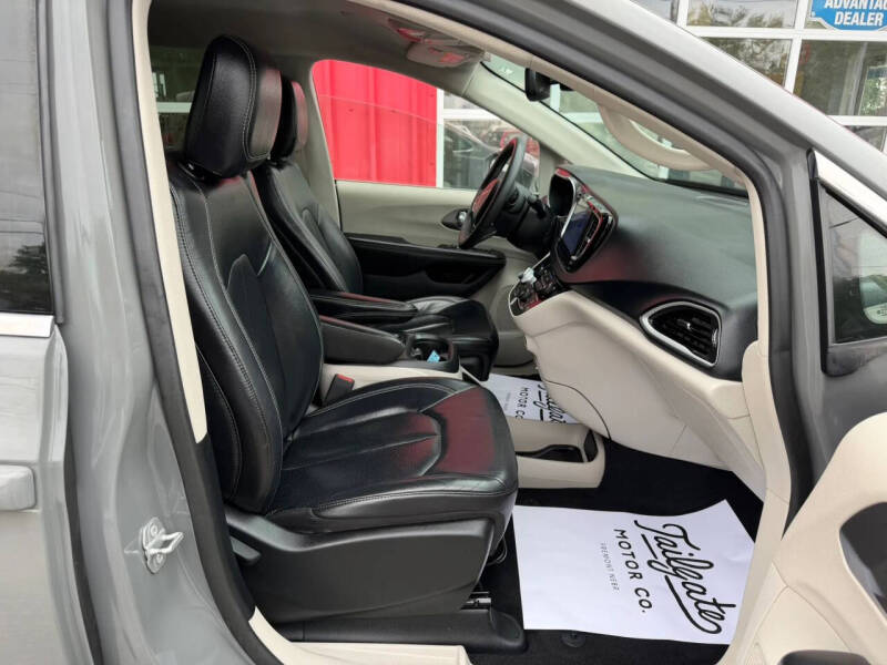 2022 Chrysler Pacifica Touring L