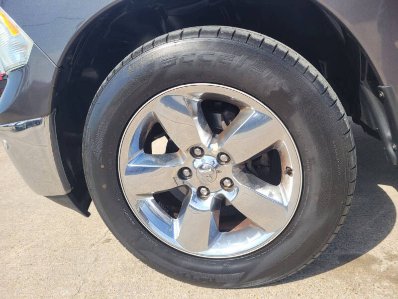 2016 RAM 1500 SLT