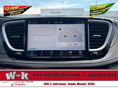 2027 Chrysler Pacifica Select