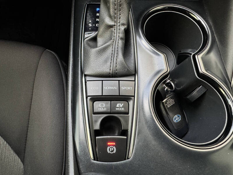 2020 Toyota Camry Hybrid LE