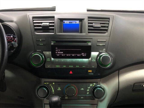 2011 Toyota Highlander SE