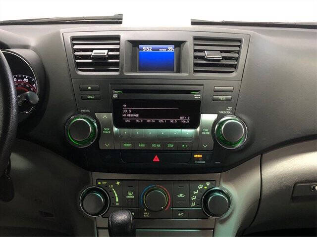 2011 Toyota Highlander SE