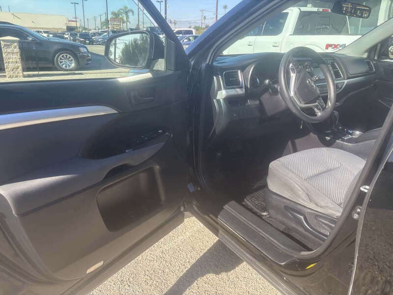 2015 Toyota Highlander LE