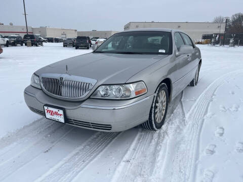 2004 Lincoln Town Car Signature