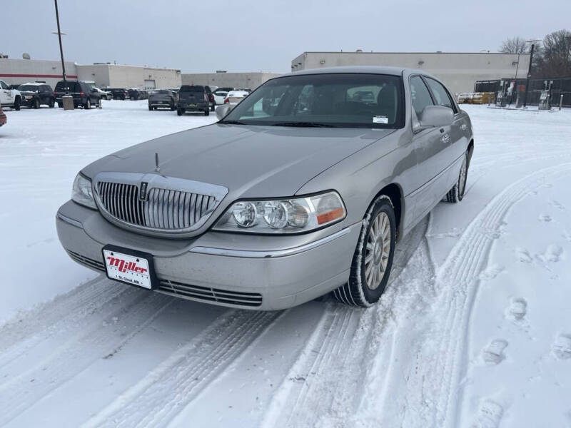 2004 Lincoln Town Car Signature