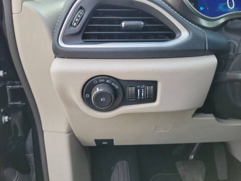 2024 Chrysler Pacifica Plug-In Hybrid Select