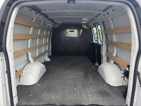 2025 Chevrolet Express 2500