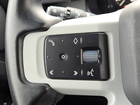 2023 Land Rover Defender 130 X-Dynamic SE