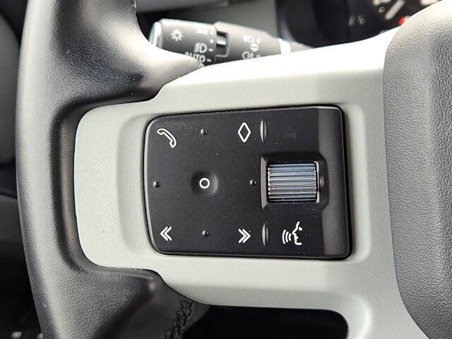 2023 Land Rover Defender 130 X-Dynamic SE