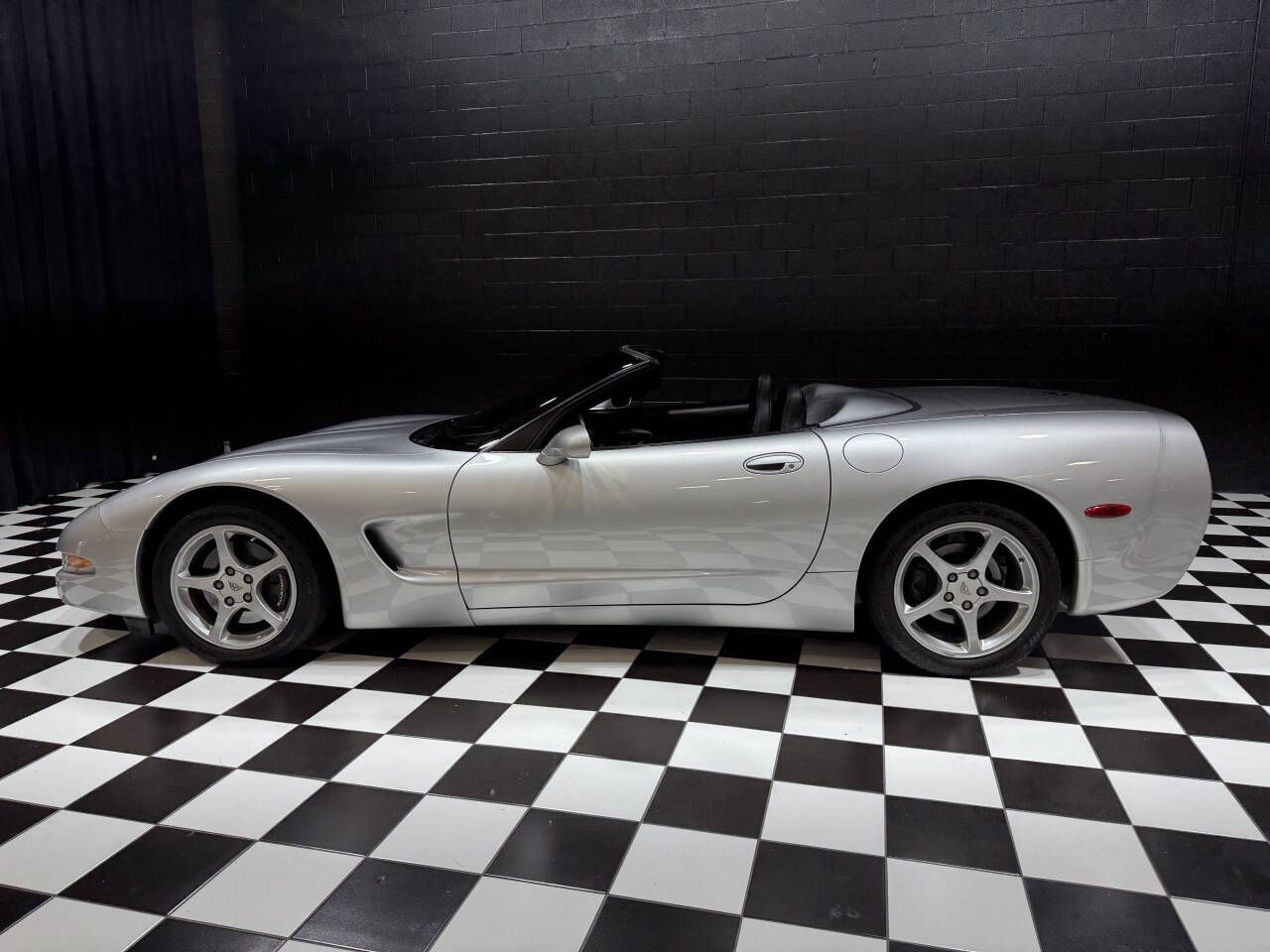 2002 Chevrolet Corvette 4