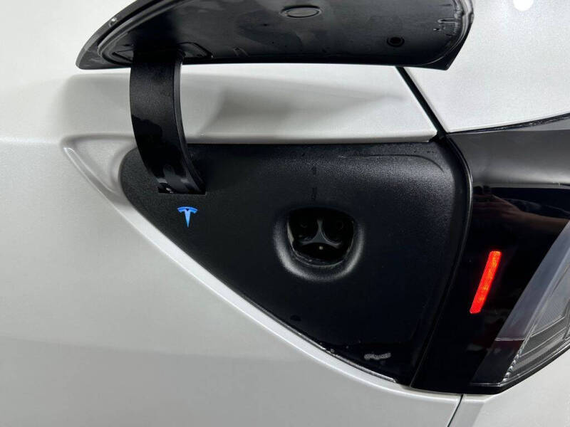 2026 Tesla Model Y Premium