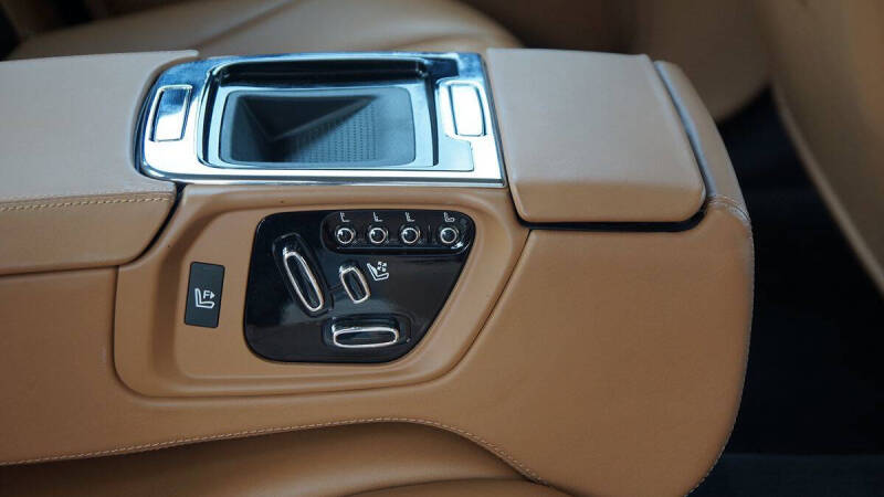 2016 Jaguar XJL Portfolio