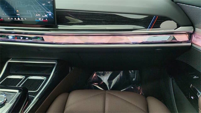 2024 BMW 7 Series 740i