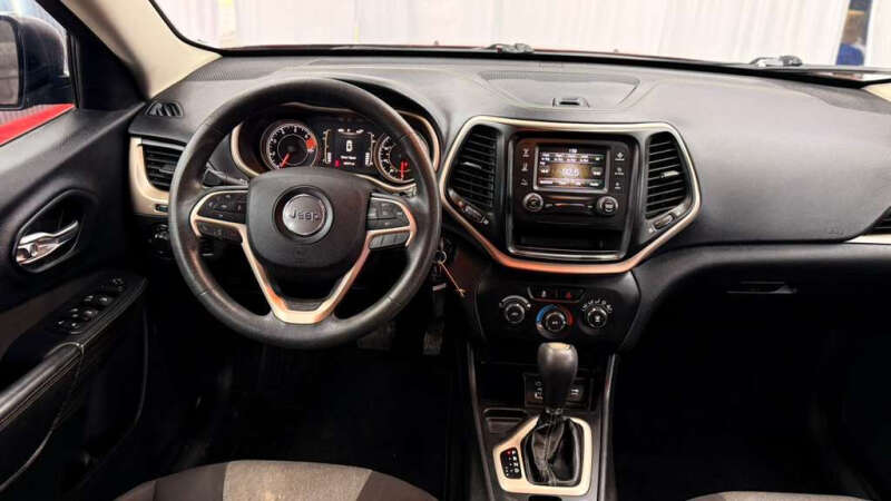 2017 Jeep Cherokee Sport