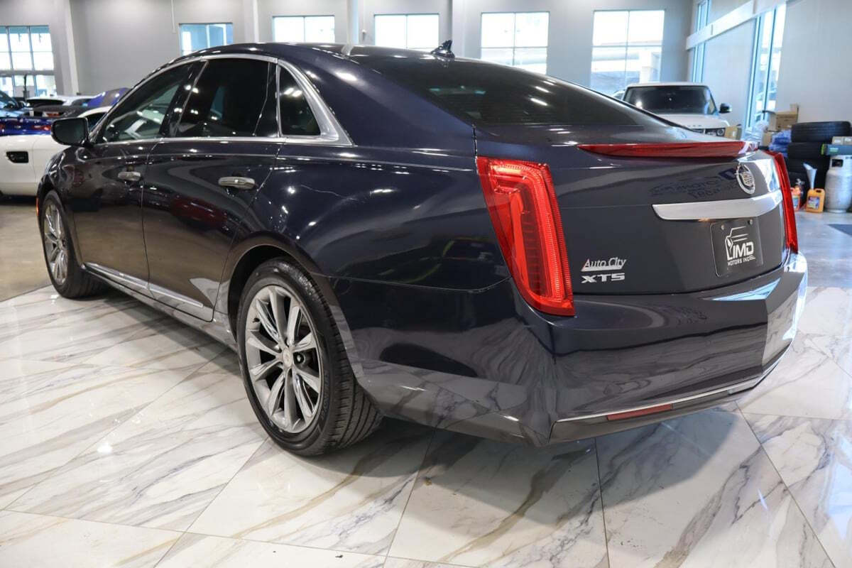 2013 Cadillac XTS for sale at IMD MOTORS, INC in Dallas, TX