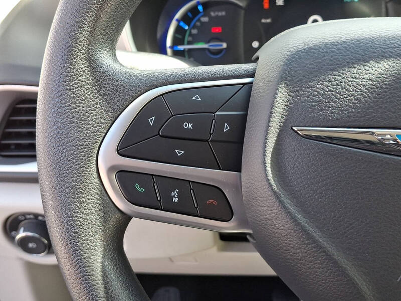 2017 Chrysler Pacifica Hybrid Touring Plus