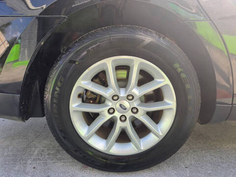 2013 Ford Taurus SE