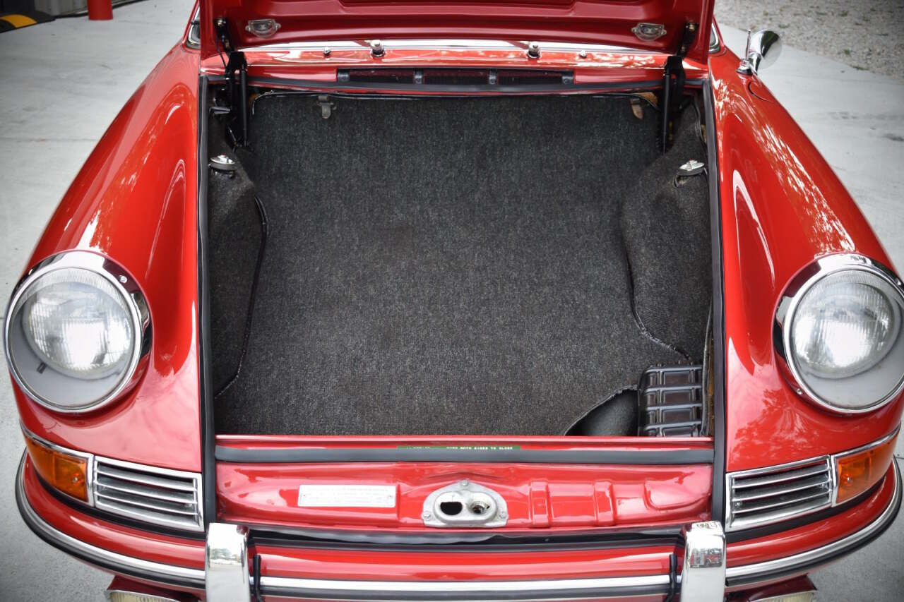 1966 Porsche 911 48