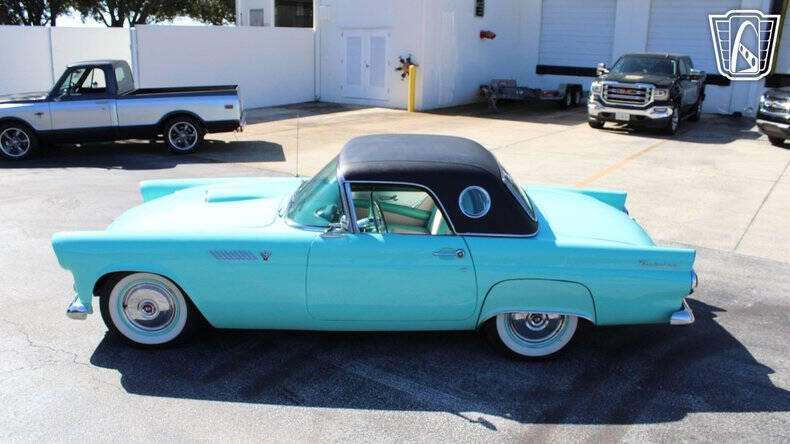 1955 Ford Thunderbird