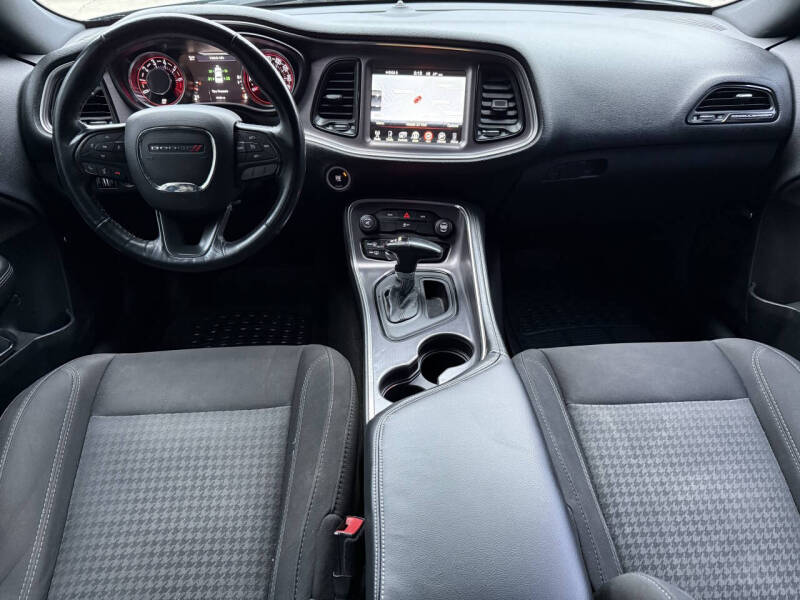 2016 Dodge Challenger SXT