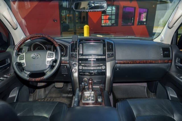 2013 Toyota Land Cruiser