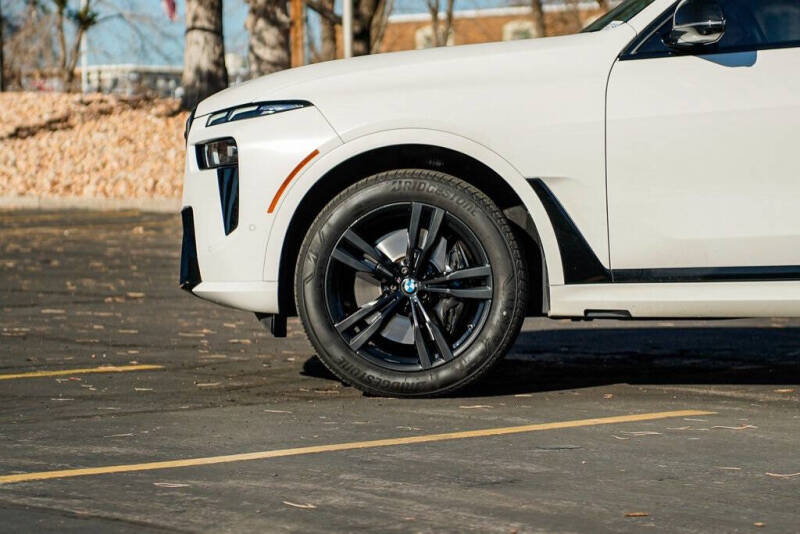 2023 BMW X7 M60i